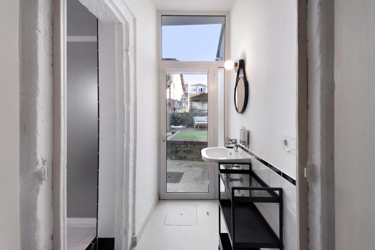 Crooked Floor House - Ground Floor Apartment Porto Luaran gambar