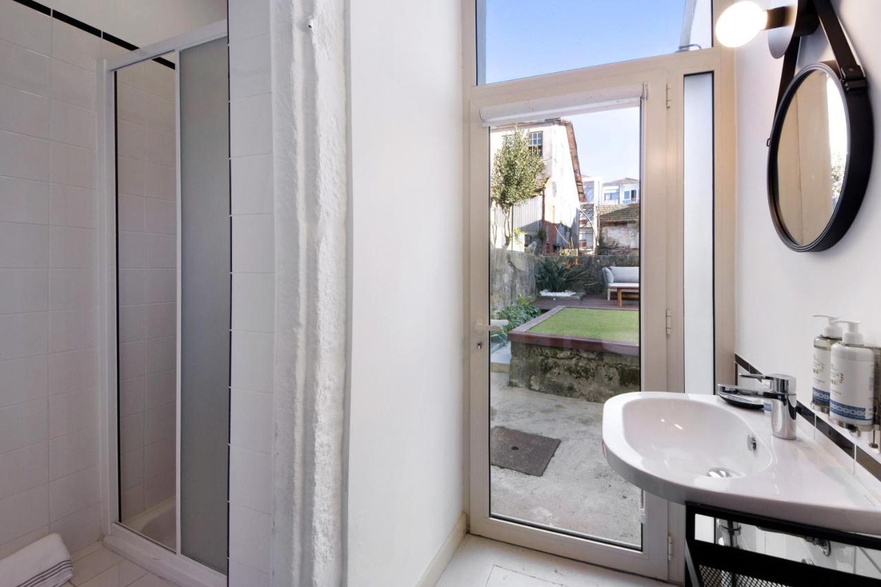 Crooked Floor House - Ground Floor Apartment Porto Luaran gambar